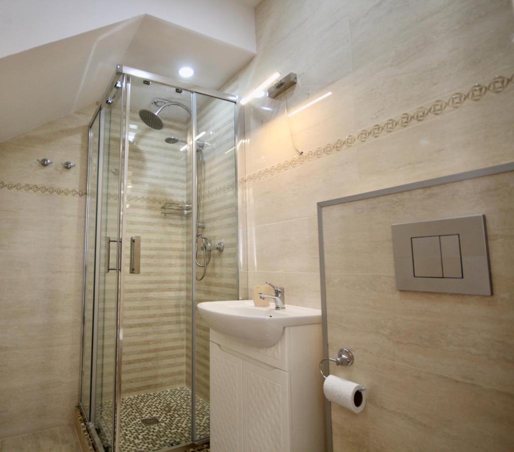 Romantic Lux Vivaldi Suite Svobode Avenue 39 Lviv Eksteriør billede