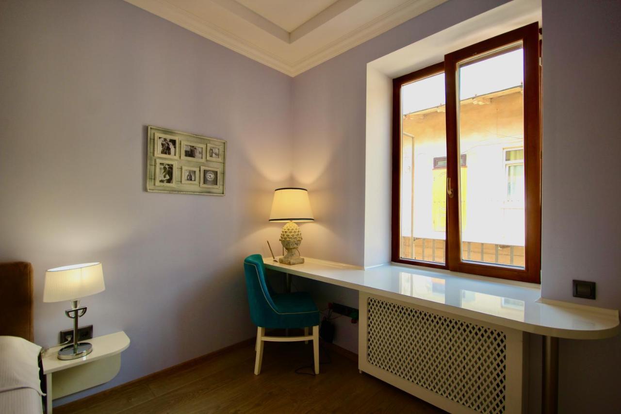 Romantic Lux Vivaldi Suite Svobode Avenue 39 Lviv Eksteriør billede