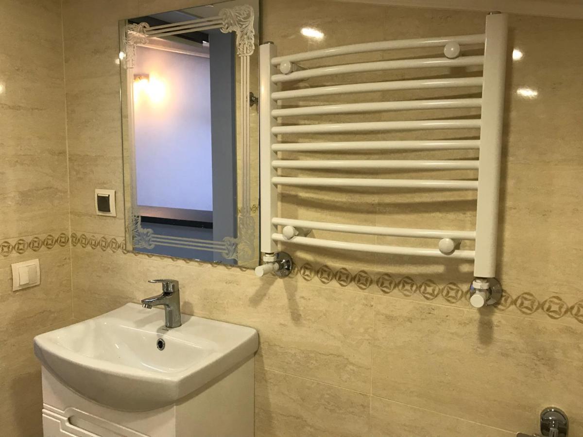 Romantic Lux Vivaldi Suite Svobode Avenue 39 Lviv Eksteriør billede