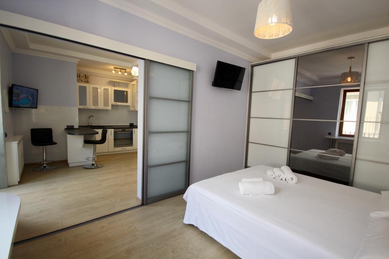 Romantic Lux Vivaldi Suite Svobode Avenue 39 Lviv Eksteriør billede