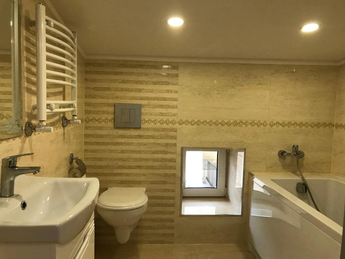 Romantic Lux Vivaldi Suite Svobode Avenue 39 Lviv Eksteriør billede